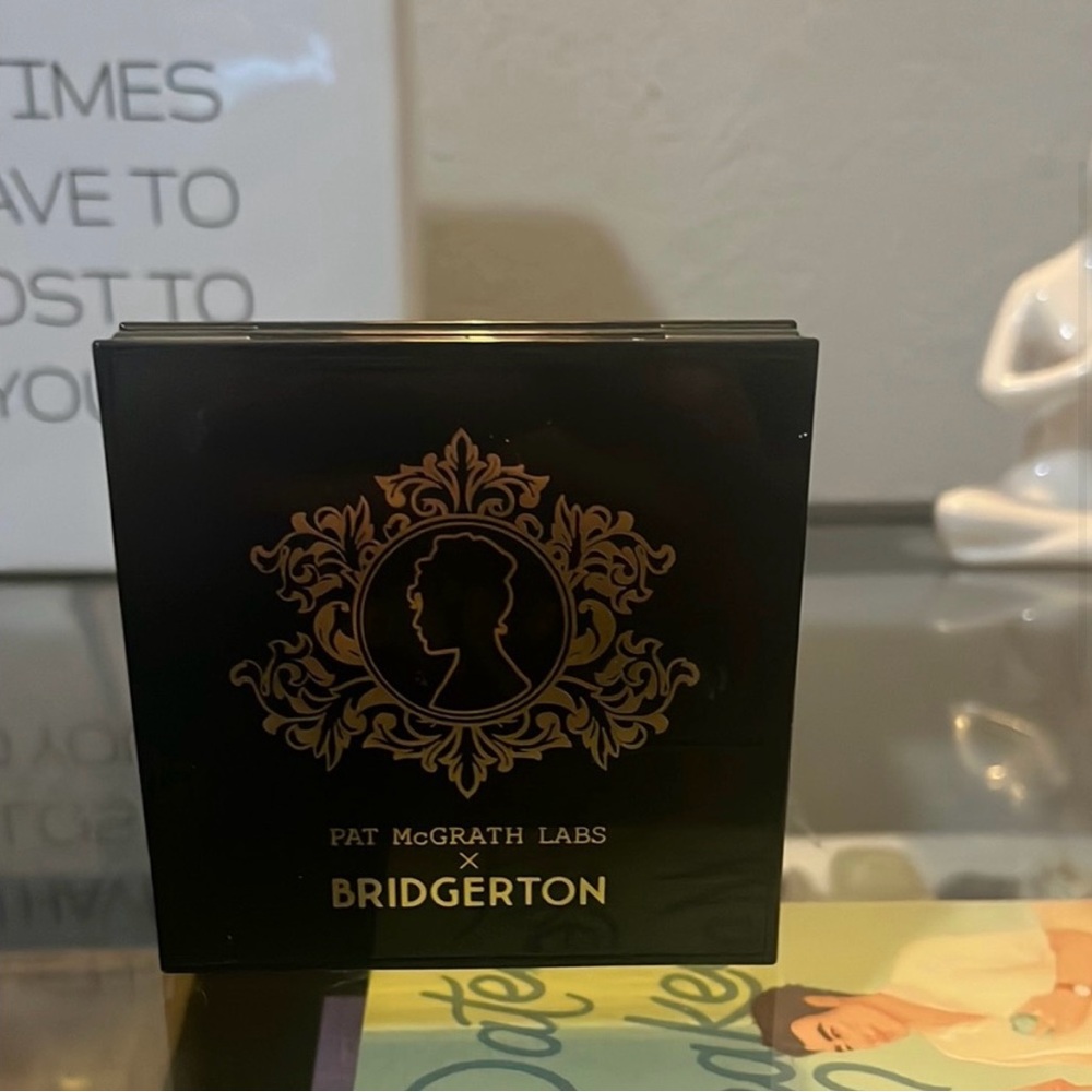 Pat McGrath Bridgerton Gold Highlighter Compact- NWOB - Picture 4 of 6